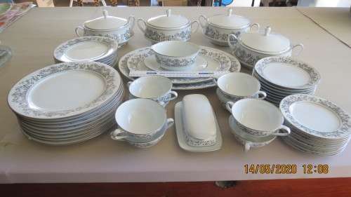 large Noritake Geneva 6910 dinner service,................, as per photo
