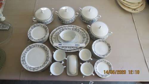 large Noritake Geneva 6910 dinner service,................, as per photo