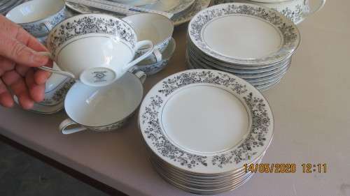 large Noritake Geneva 6910 dinner service,................, as per photo
