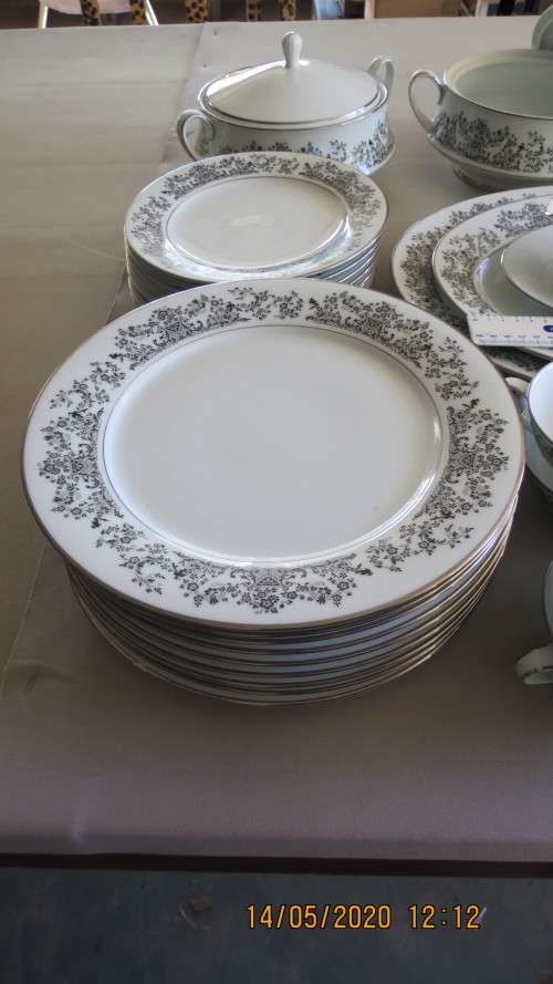 large Noritake Geneva 6910 dinner service,................, as per photo