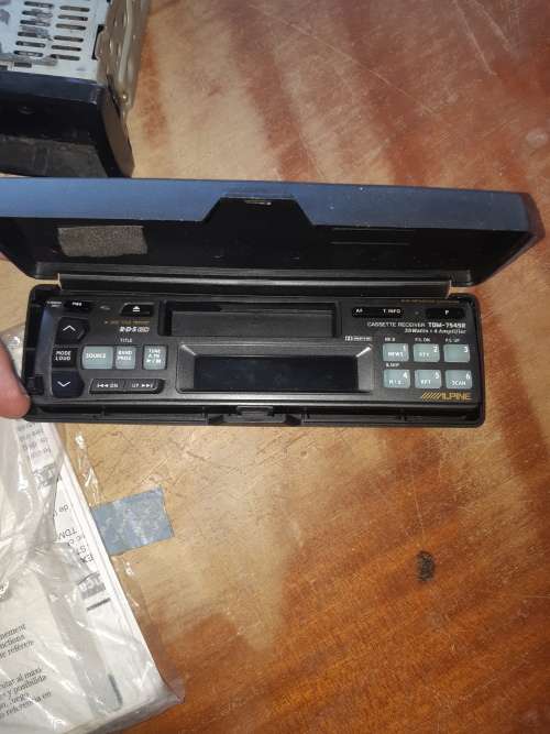 Alpine car radio, CD shuttle, as per photo's