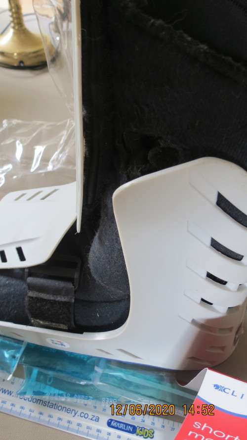 moonboot hardly used, in bag, size Large, as per photo