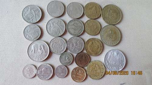 bag of 22 coins, as per photo