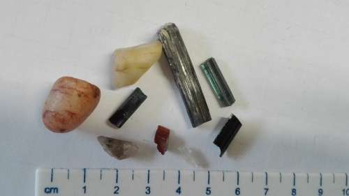 5 mineral specimens, as per photo