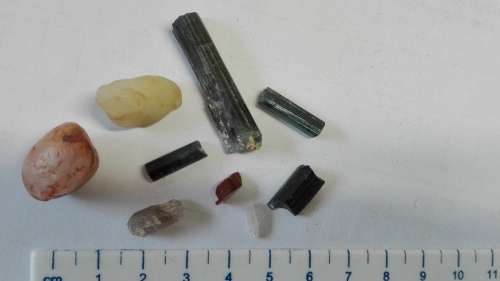 5 mineral specimens, as per photo