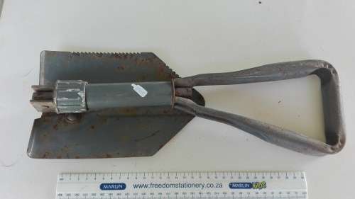 Colemans folding spade, 40cm in length when folded, as per photo