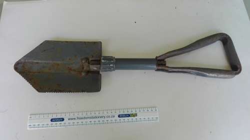 Colemans folding spade, 40cm in length when folded, as per photo