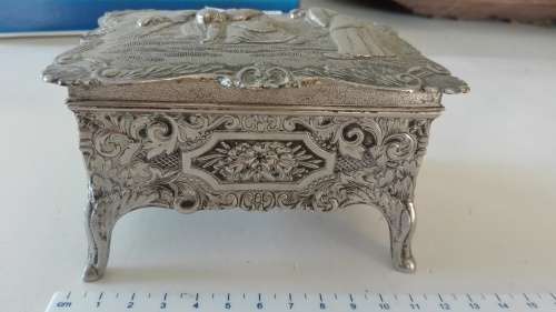 very attractive silver plated on pewter jewellery box,.........,as per photos
