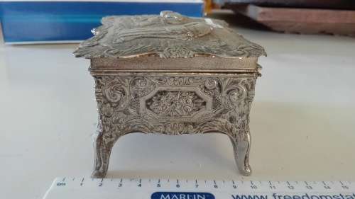very attractive silver plated on pewter jewellery box,.........,as per photos