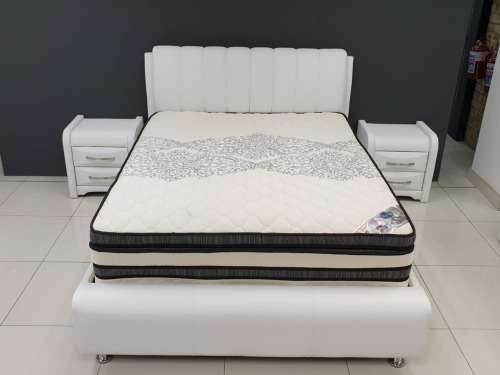 Bedroom Suites / Bedroom Sets