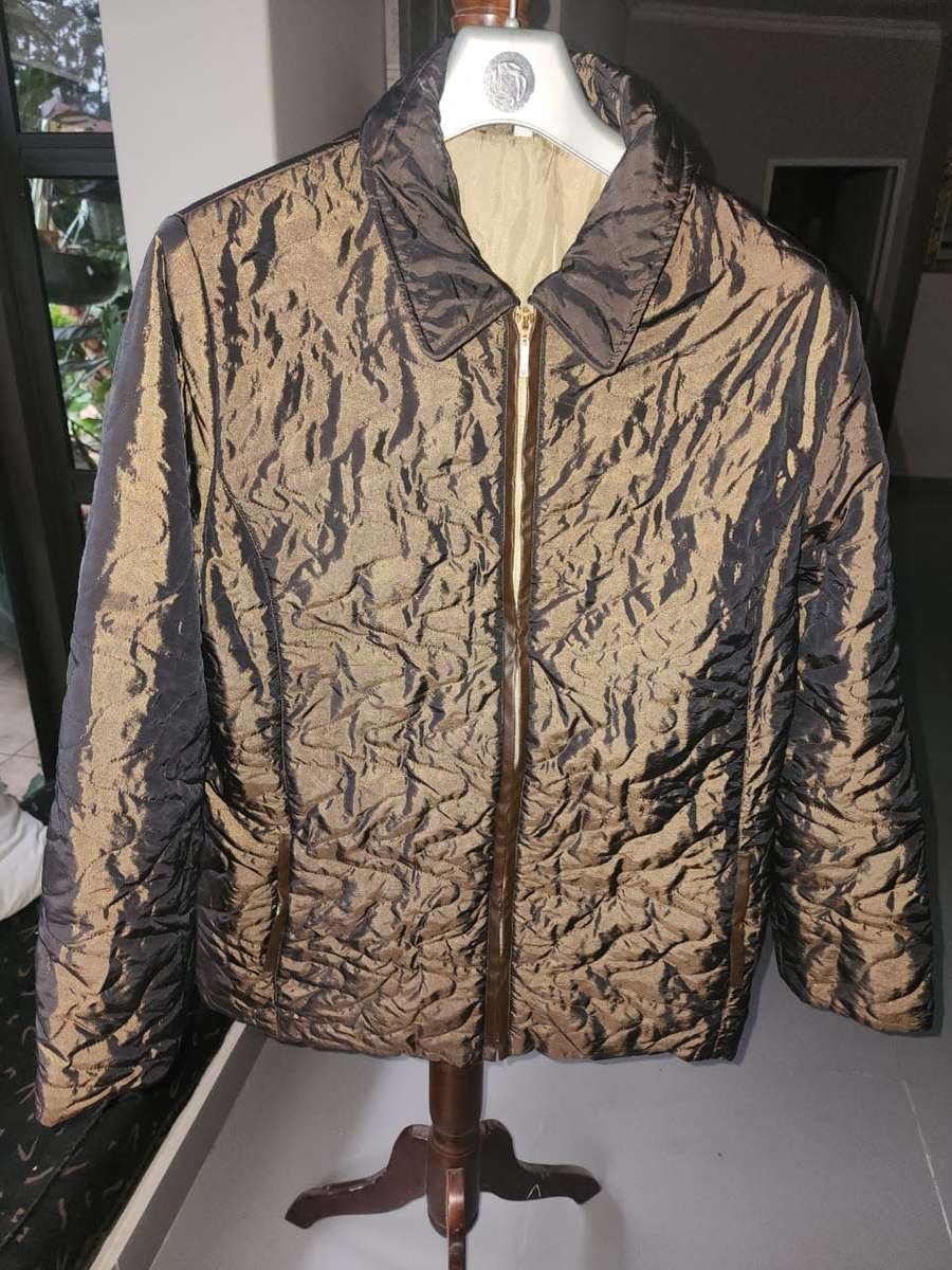 Women`s Jacket (Stunning design & Color)