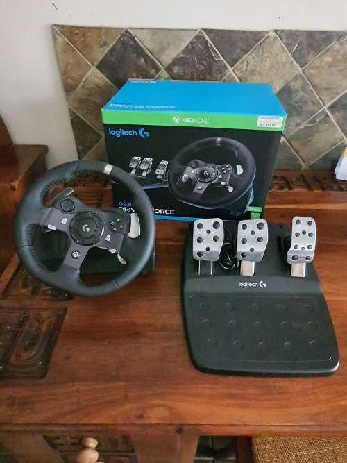 Xbox 1 Logitech Driving Wheel