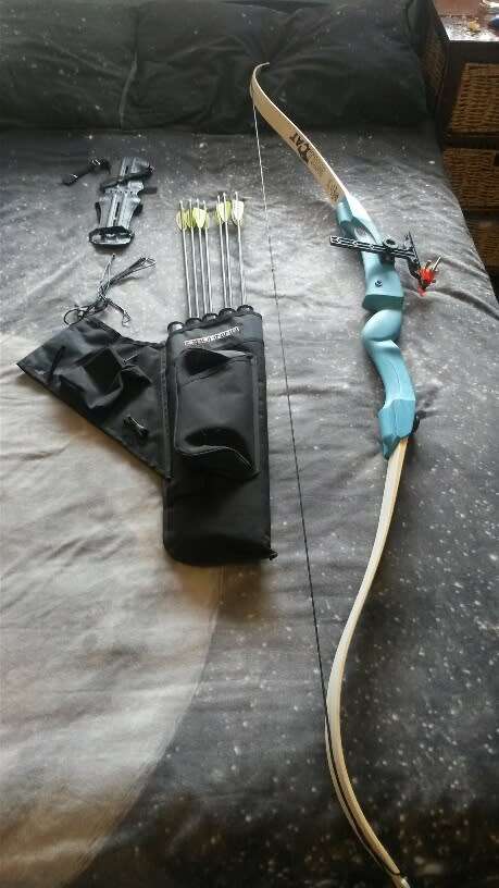 RECURVE BOW WITH ACCESSORIES