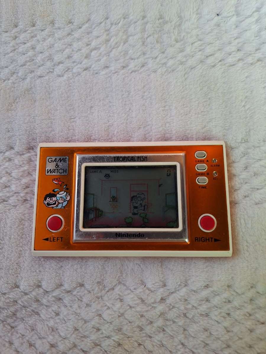 Nintendo Tropical Fish Game and Watch 1985