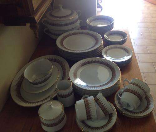 NORITAKE MADELEINE DINNER SET 40 pieces