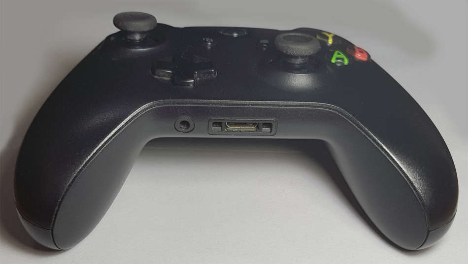 Xbox One Original Controller - works on X BOX ONE S - Wireless & 3.5MM Headset Jack