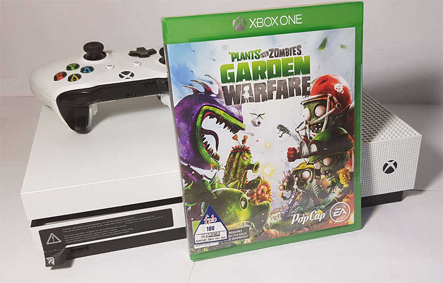 Microsoft Xbox One S 1TB console + Game + Fortnite (preloaded) or Apex Legends - 4K UHD Video Stream