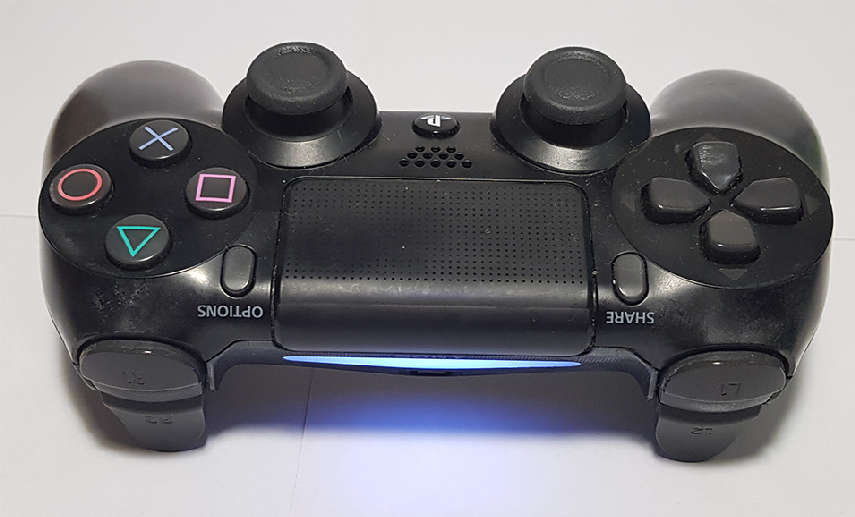 PlayStation 4 Gen1 Console + 1 V2 PS4 Controller + Fortnite (preloaded) or Apex Legends + 5 PS4Games