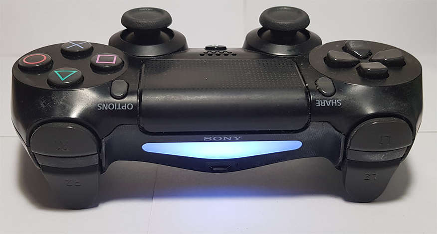 PlayStation 4 Gen1 Console + 1 V2 PS4 Controller + Fortnite (preloaded) or Apex Legends + 5 PS4Games