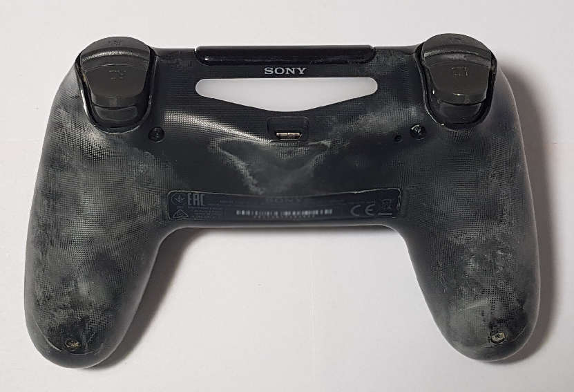 PlayStation 4 Gen1 Console + 1 V2 PS4 Controller + Fortnite (preloaded) or Apex Legends + 5 PS4Games