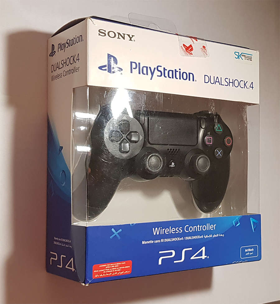 Official Sony Jet Black - V2 DUALSHOCK 4 DS4 - PS4 Wireless controller - Very Good Condition