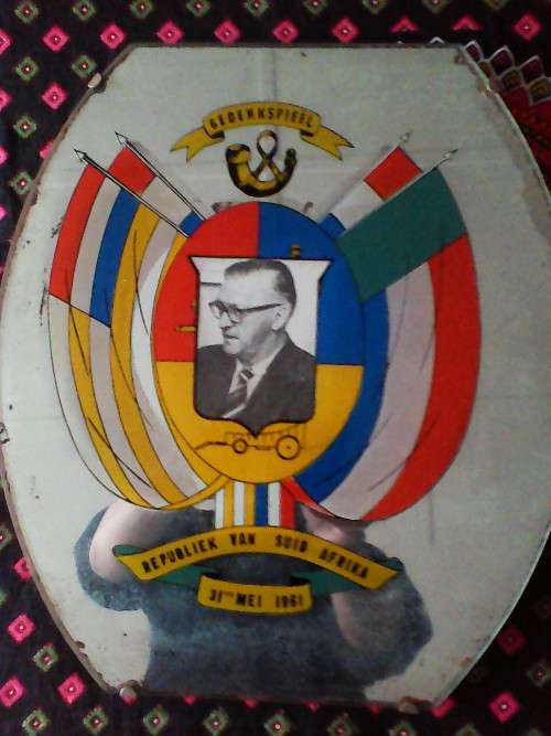 'Gedenkspieël' - Commemorative Mirror - 'Republiek van SA 31 Mei 1961' C R Swart