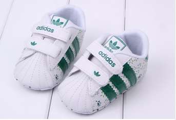 Wow! Crazy Auction: Baby Adidas Sneakers size 2, 6-12 months