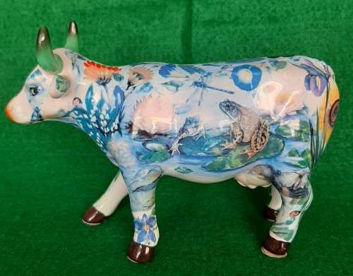 cow parade figurine