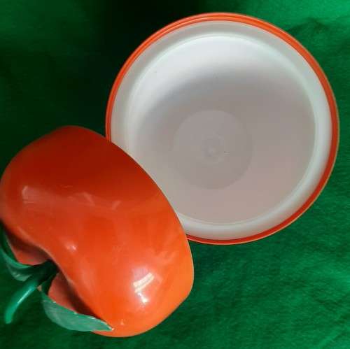VINTAGE 1970S PLASTIC APPLE SHAPED ICE BUCKET MADE IN ITALY