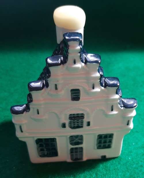 BLUE DELFTS FOR KLM BY BOLS MINIATURE HOUSE NO 94
