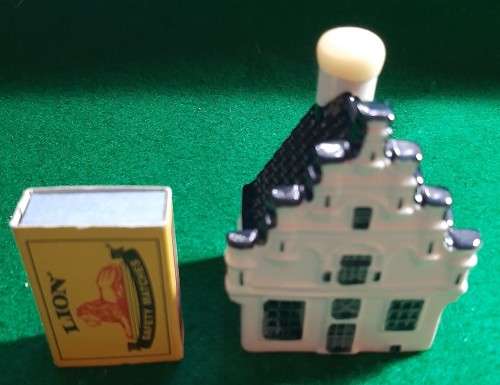 BLUE DELFTS FOR KLM BY BOLS MINIATURE HOUSE NO 94
