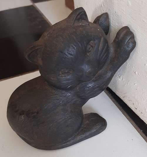 OLD CAST IRON CAT FIGURINE DOOR STOP
