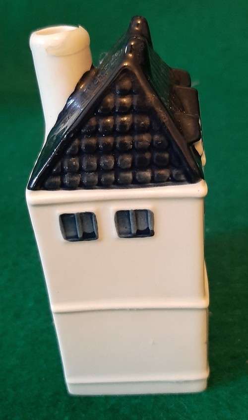BLUE DELFTS FOR KLM BY BOLS MINIATURE HOUSE NO 48