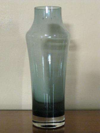 Retro 1960s Riihimaen Lasi vase made in Finland-designed by Tamara Aladin