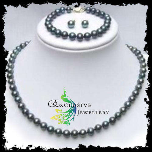 EXCLUSIVE JEWELLERY - Natural Cultured Akoya Black Pearl Necklace, Bracelet & Earrings Set
