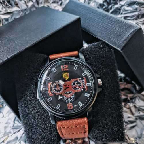 Mens utility design casual wristwatch