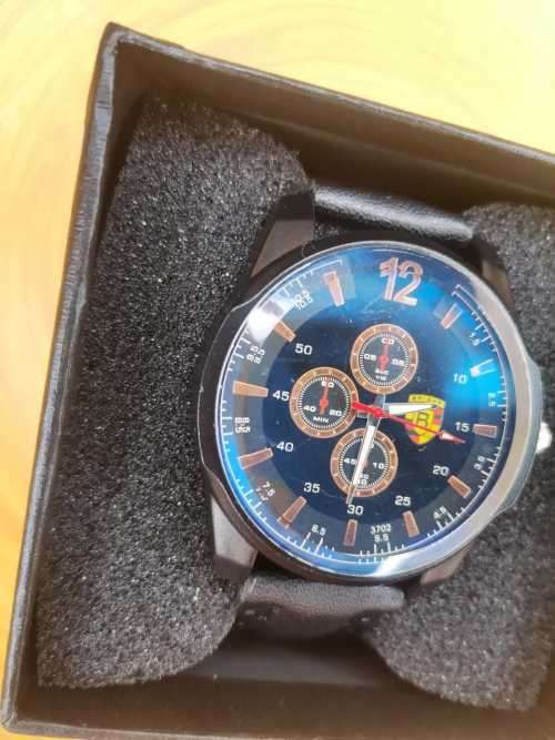 Mens smart casual Analog wristwatch