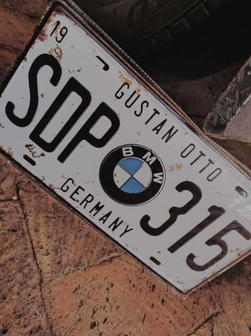 BMW vintage design metal license plate
