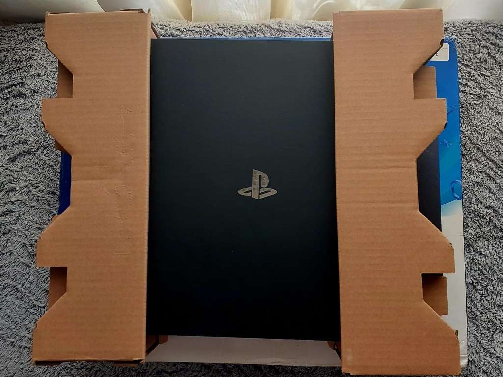 PS4 Pro 1TB (Please Read The Add)