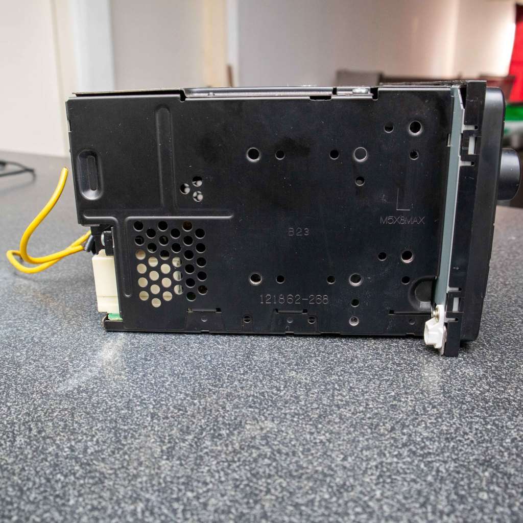 Toyota Hilux Stereo Radio Head Unit with CD Player - 86120-0k360