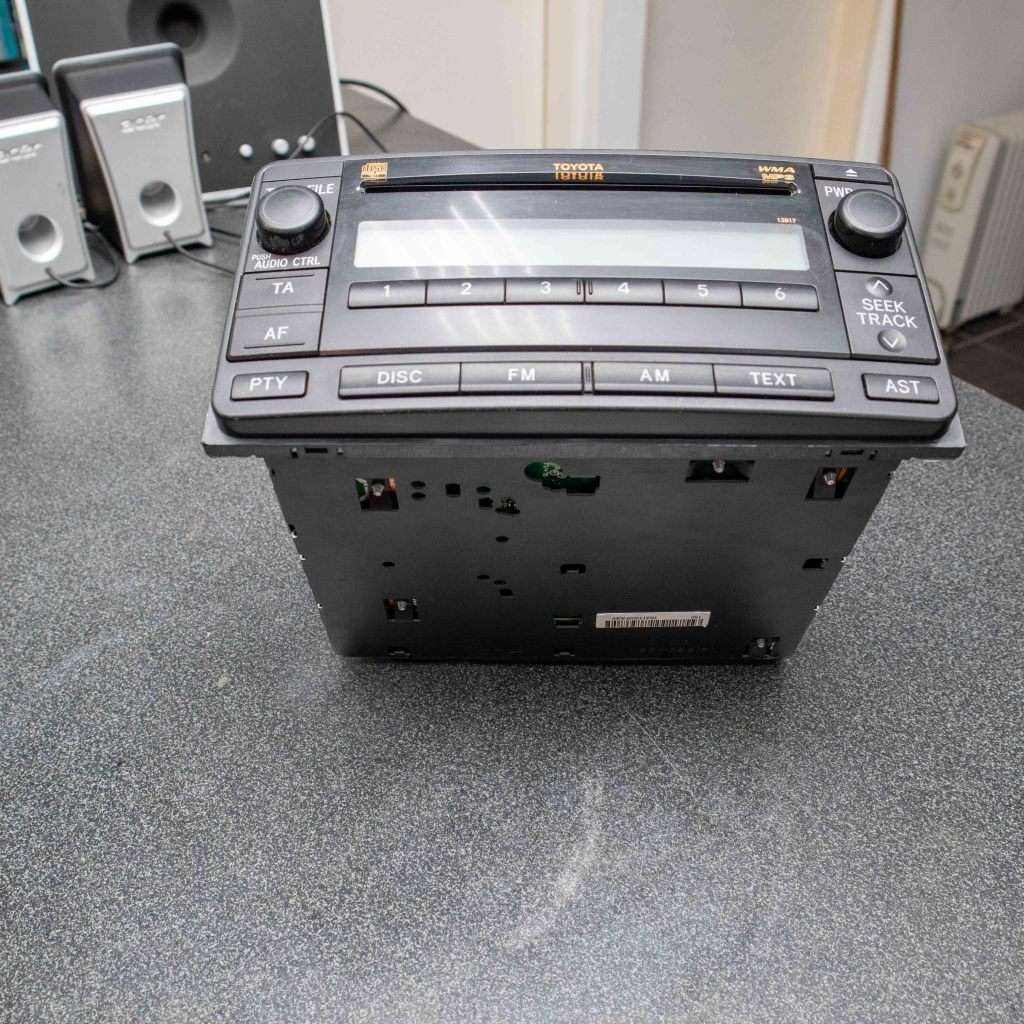 Toyota Hilux Stereo Radio Head Unit with CD Player - 86120-0k360