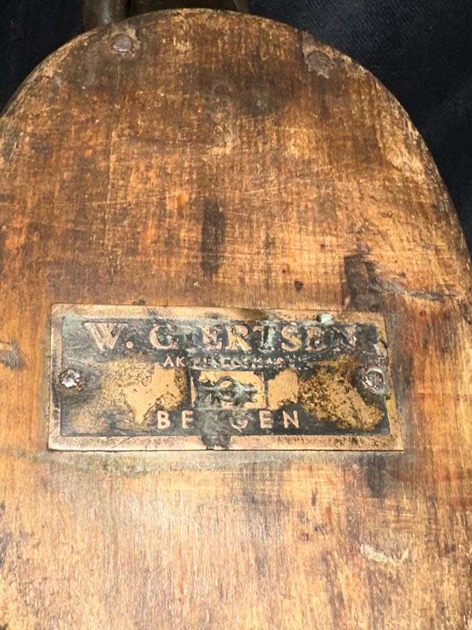 Vintage Block and Tackle   Double Wheel Pulley, Wood and Iron Nautical Maritime