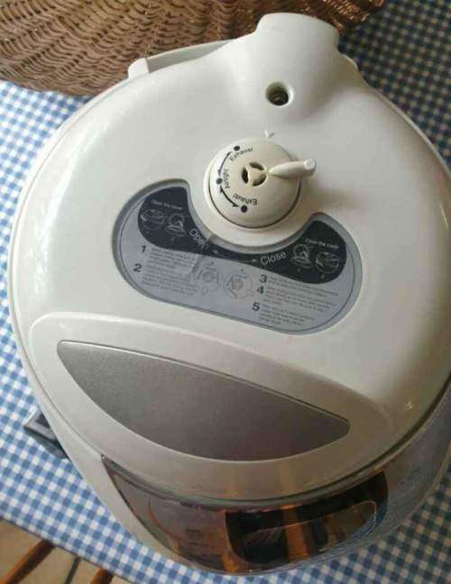 Russell hobbs pressure cooker