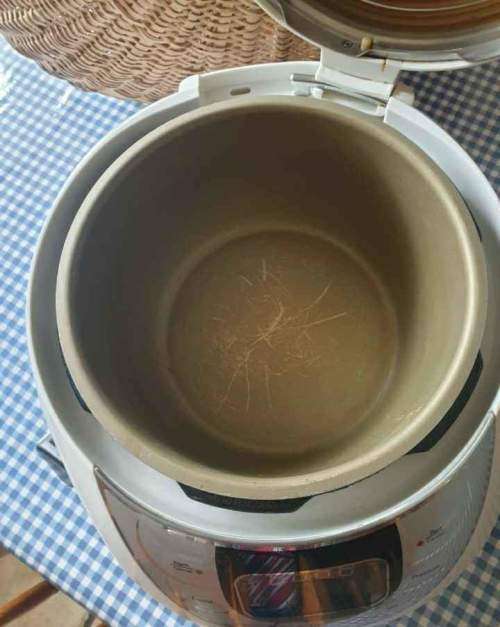 Russell hobbs pressure cooker