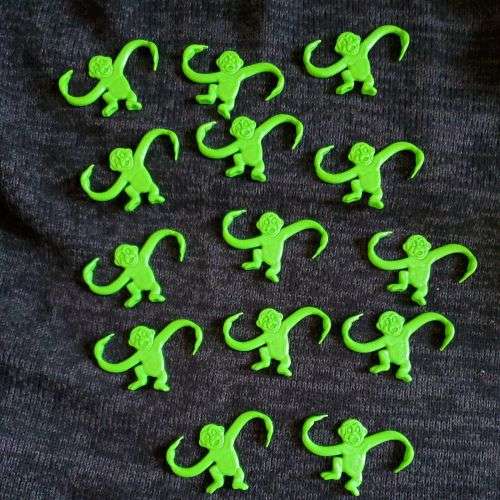 BARREL of MONKEYS with 14 Green Monkeys