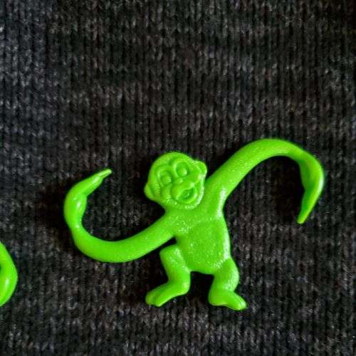 BARREL of MONKEYS with 14 Green Monkeys