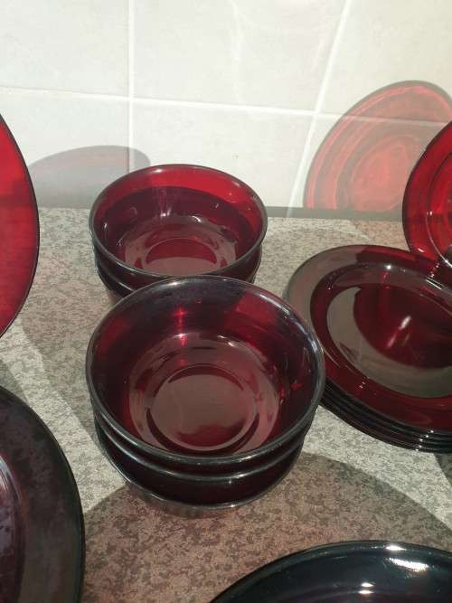 RARE FIND    Red selenium nanoparticle-infused glass dinner set  ....EXCELLENT CONDITION