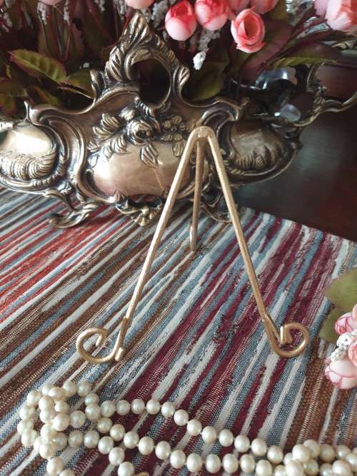 Vintage Look Picture Frame with Stand