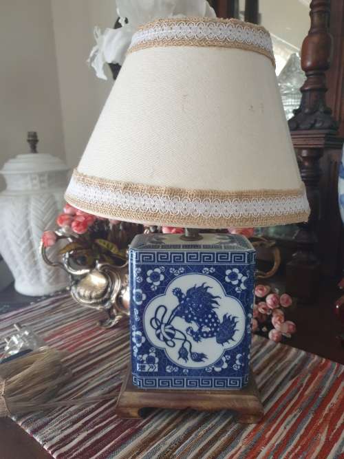 Oriental Blue and White Table Lamp
