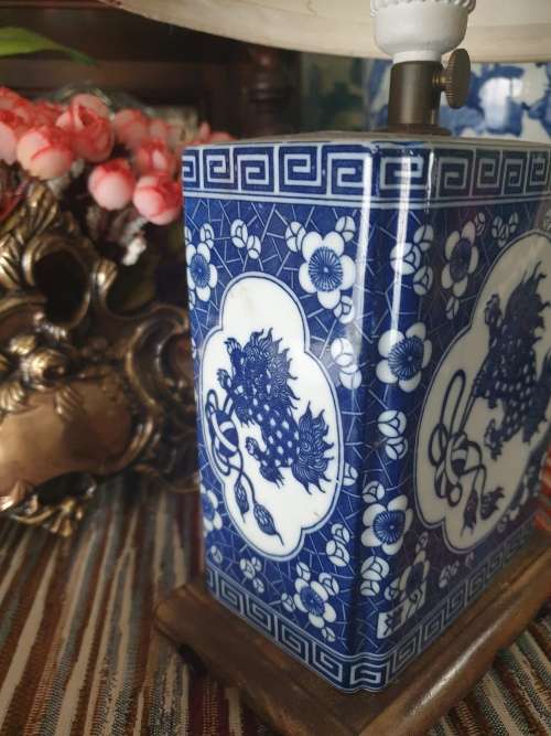 Oriental Blue and White Table Lamp